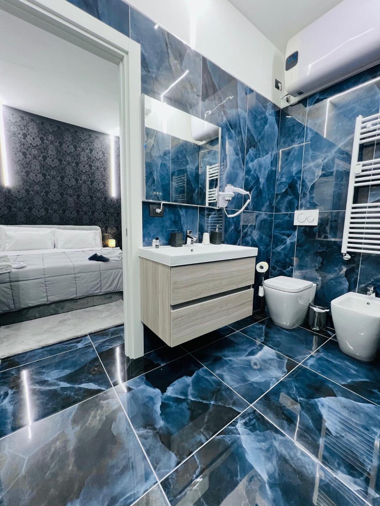 Seven Nights Bologna Bed & Breakfast Bagian luar foto