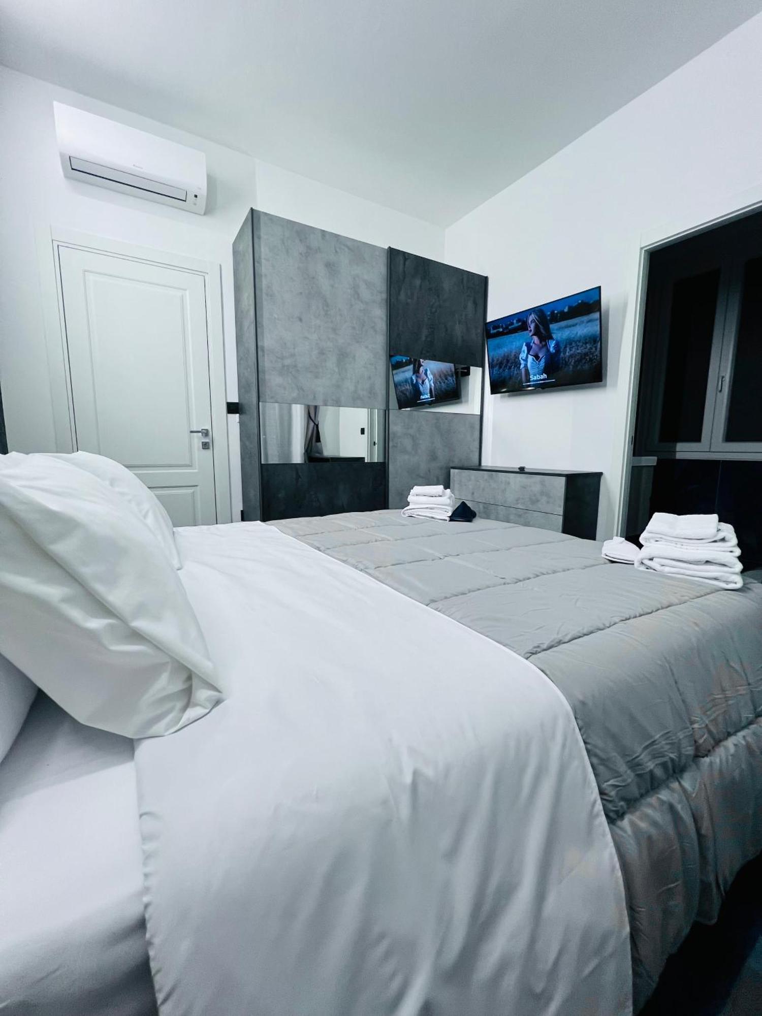 Seven Nights Bologna Bed & Breakfast Bagian luar foto