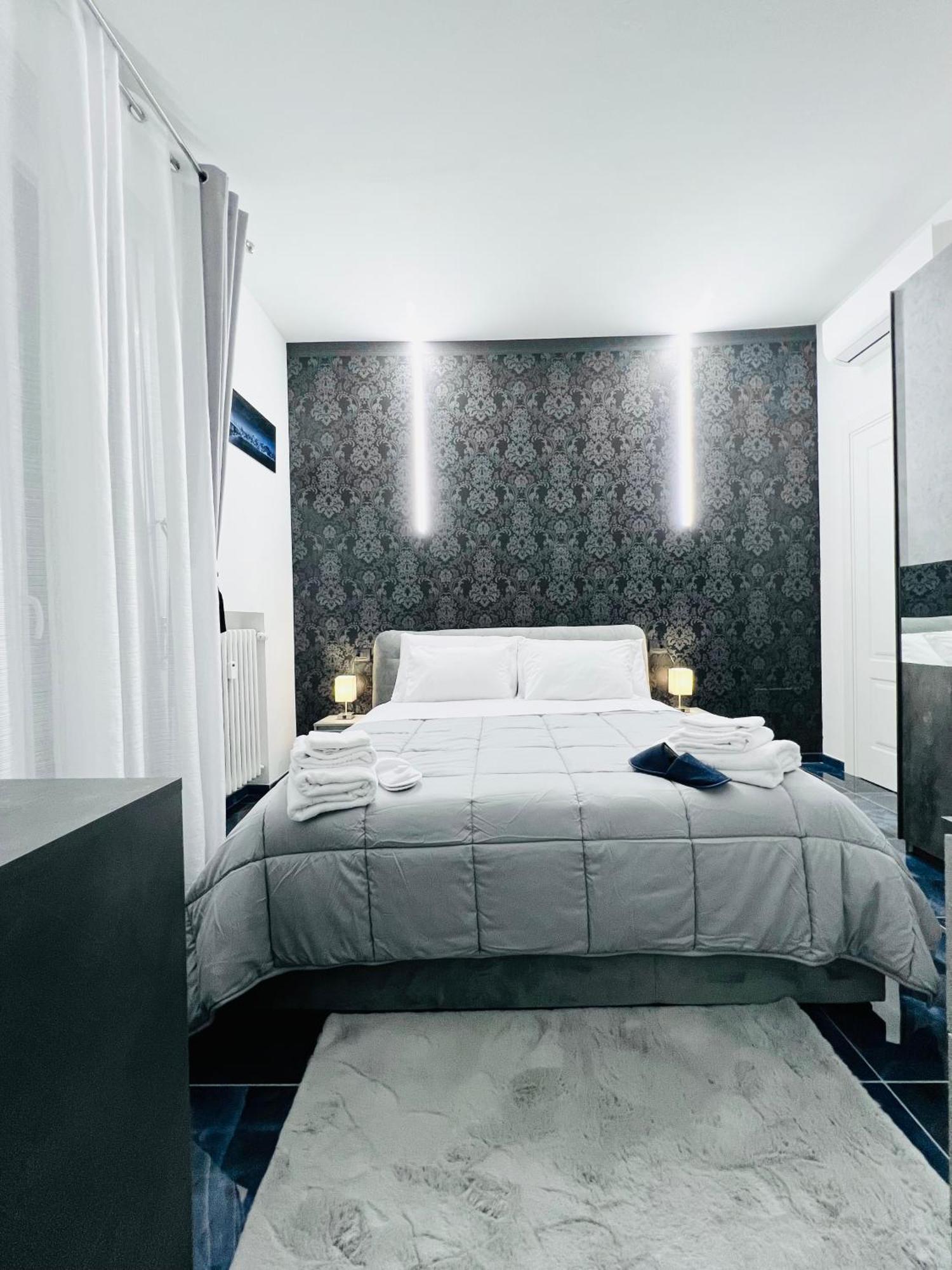 Seven Nights Bologna Bed & Breakfast Bagian luar foto