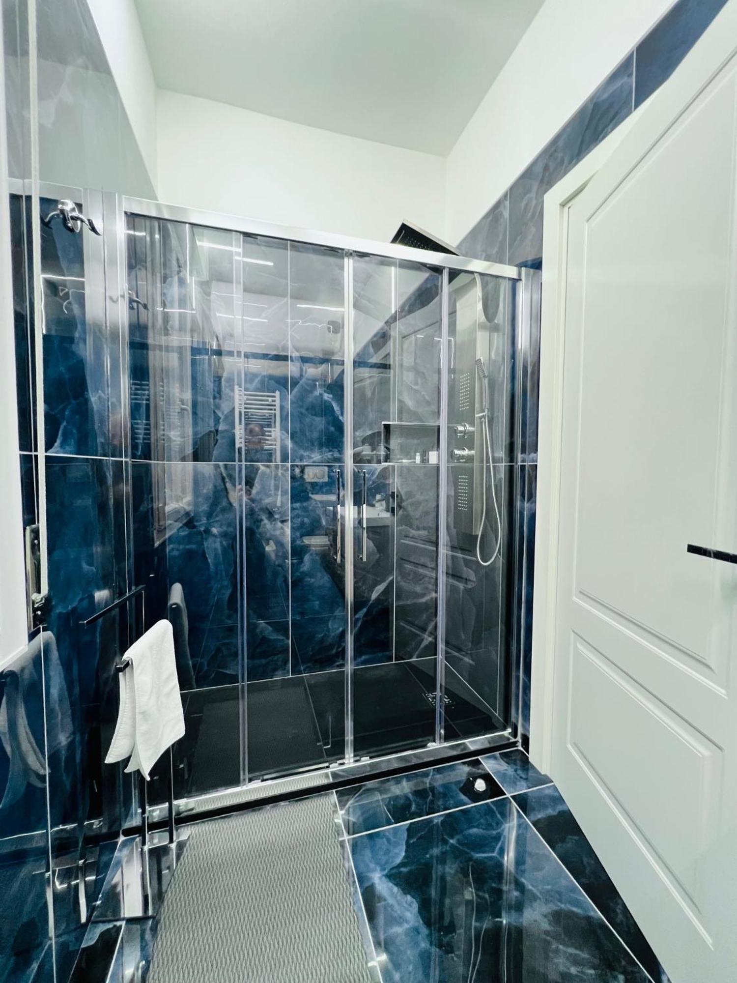 Seven Nights Bologna Bed & Breakfast Bagian luar foto