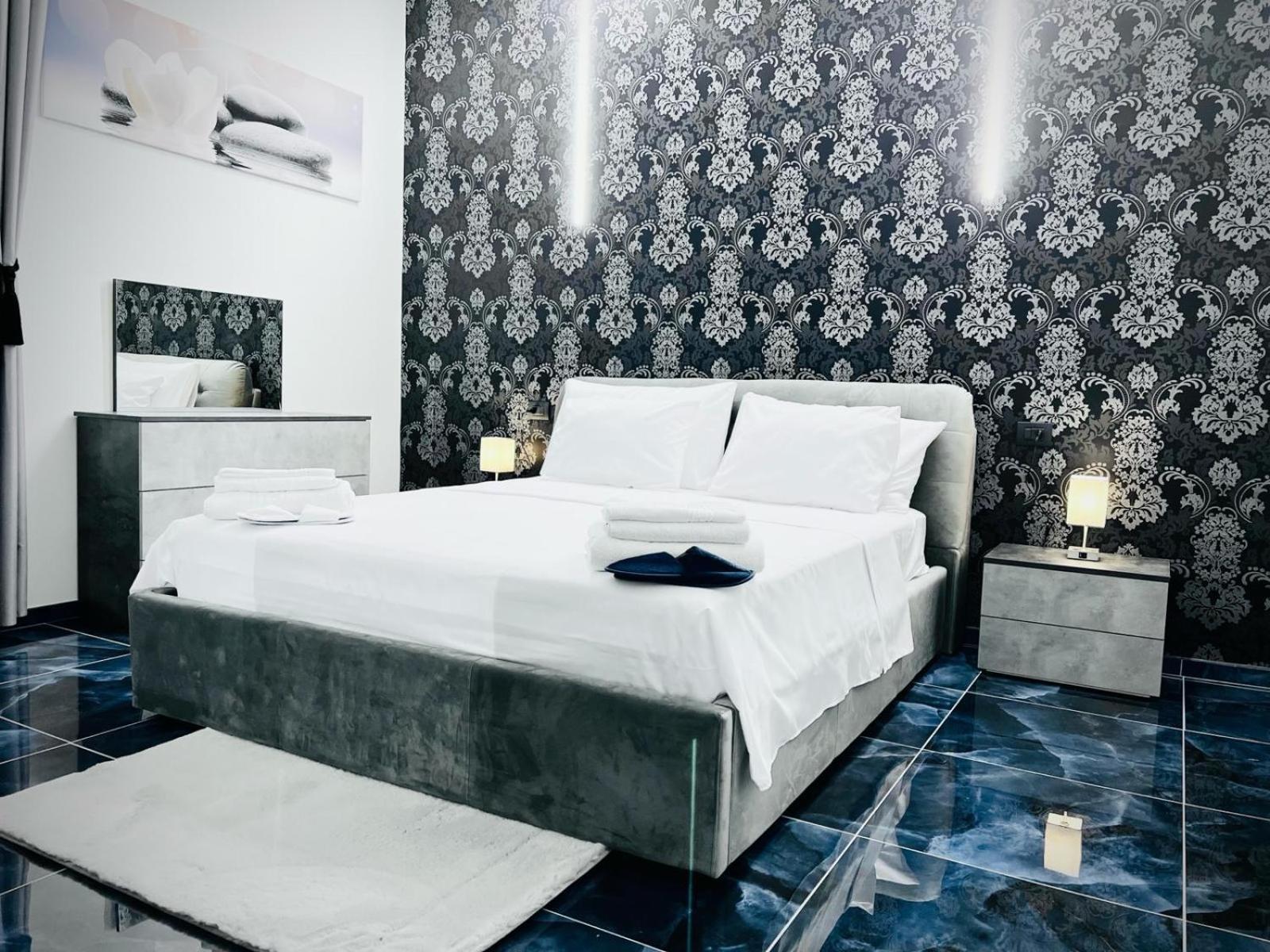 Seven Nights Bologna Bed & Breakfast Bagian luar foto